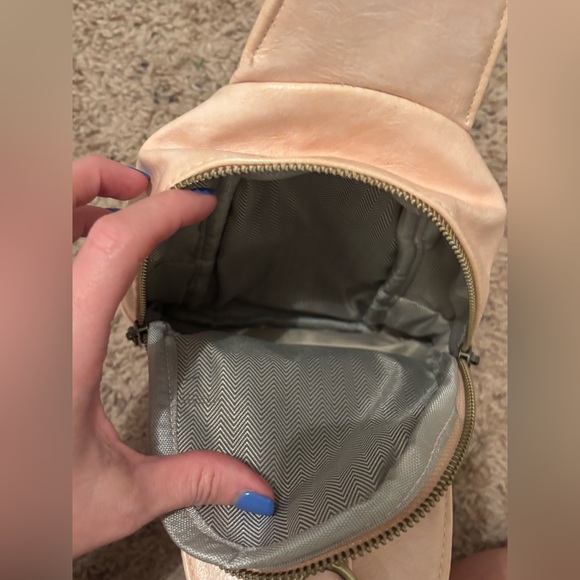 Crossbody pouch - Picture 4 of 5